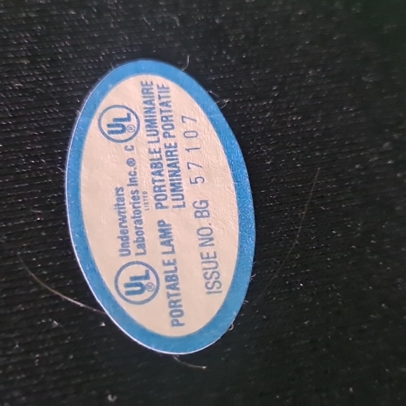 Magnifying Make Up Mirror with light portable lamp - Picture 9 of 9